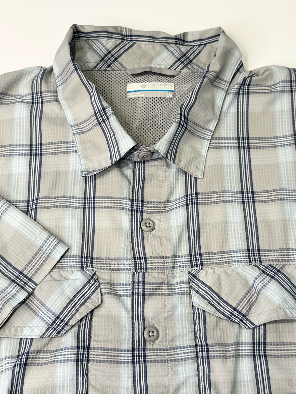 Columbia Omni Shade Men’s Large Short Sleeve Fishing Shirt Vented Blue Grey